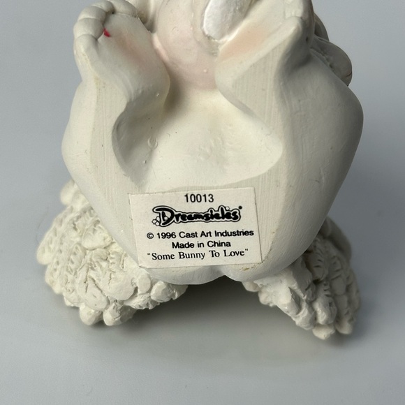 Dreamsicles Collectables Vintage “ Some Bunny to Love “ 1996 Figurine Used - Picture 6 of 6